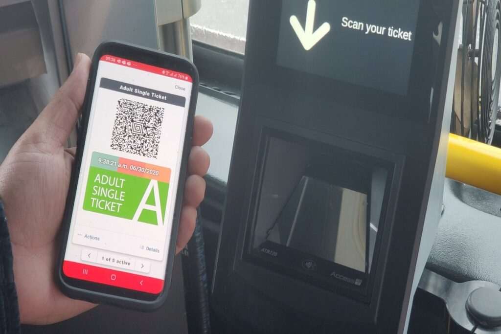Dispositivo para escanear tu QR al subir al transporte público