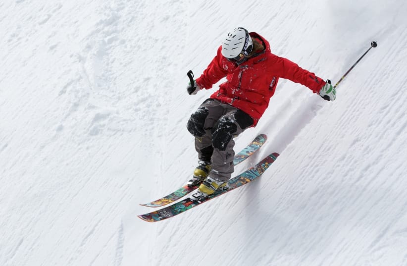Esquiador es enterrado vivo en Kananaskis Country
