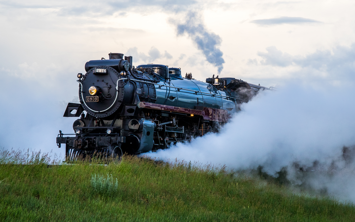 Tren de vapor inicia histórico viaje desde Calgary hasta la Ciudad de México