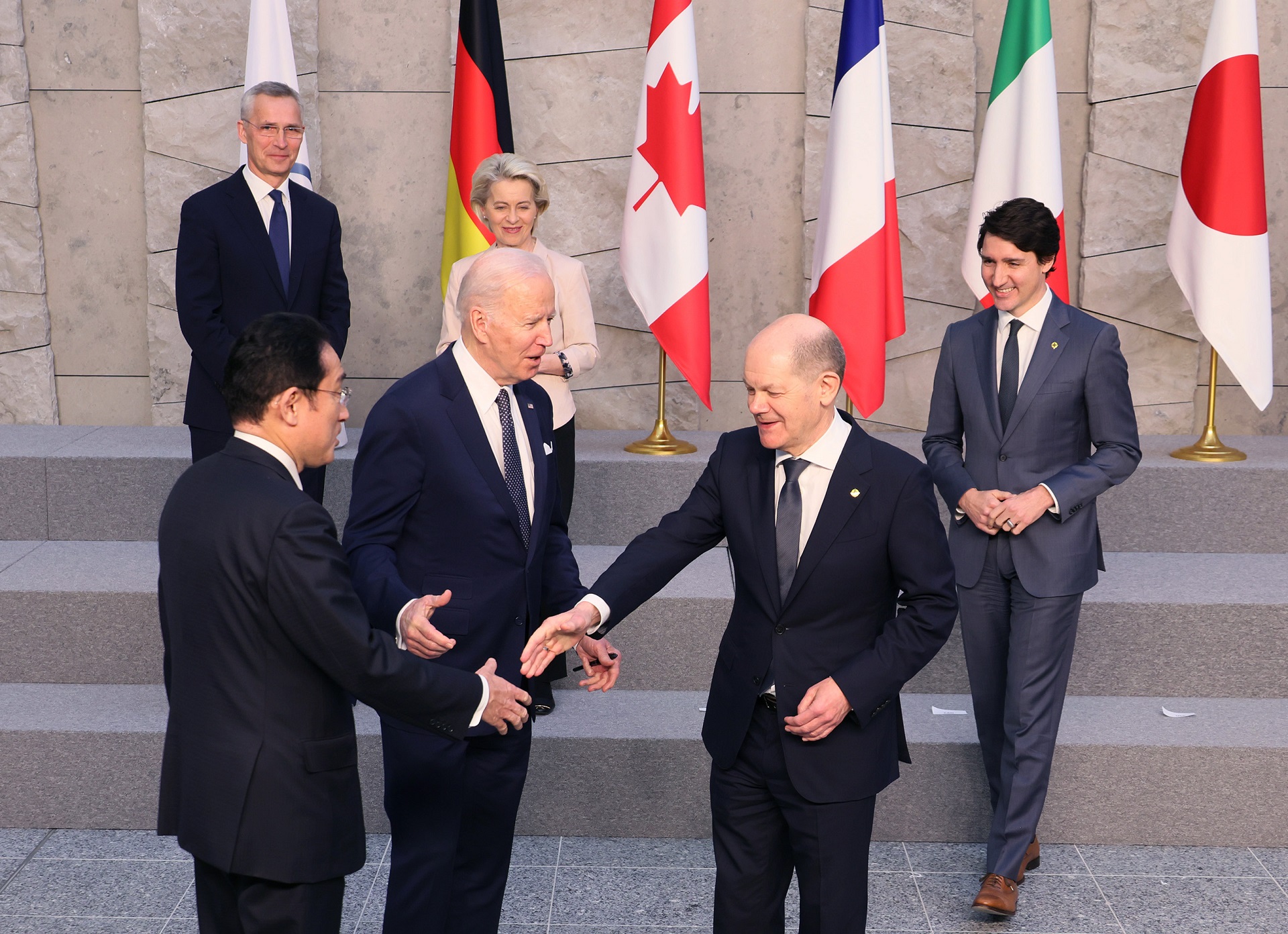 Canadá se compromete a contribuir con $5 mil millones al préstamo del G7 para Ucrania