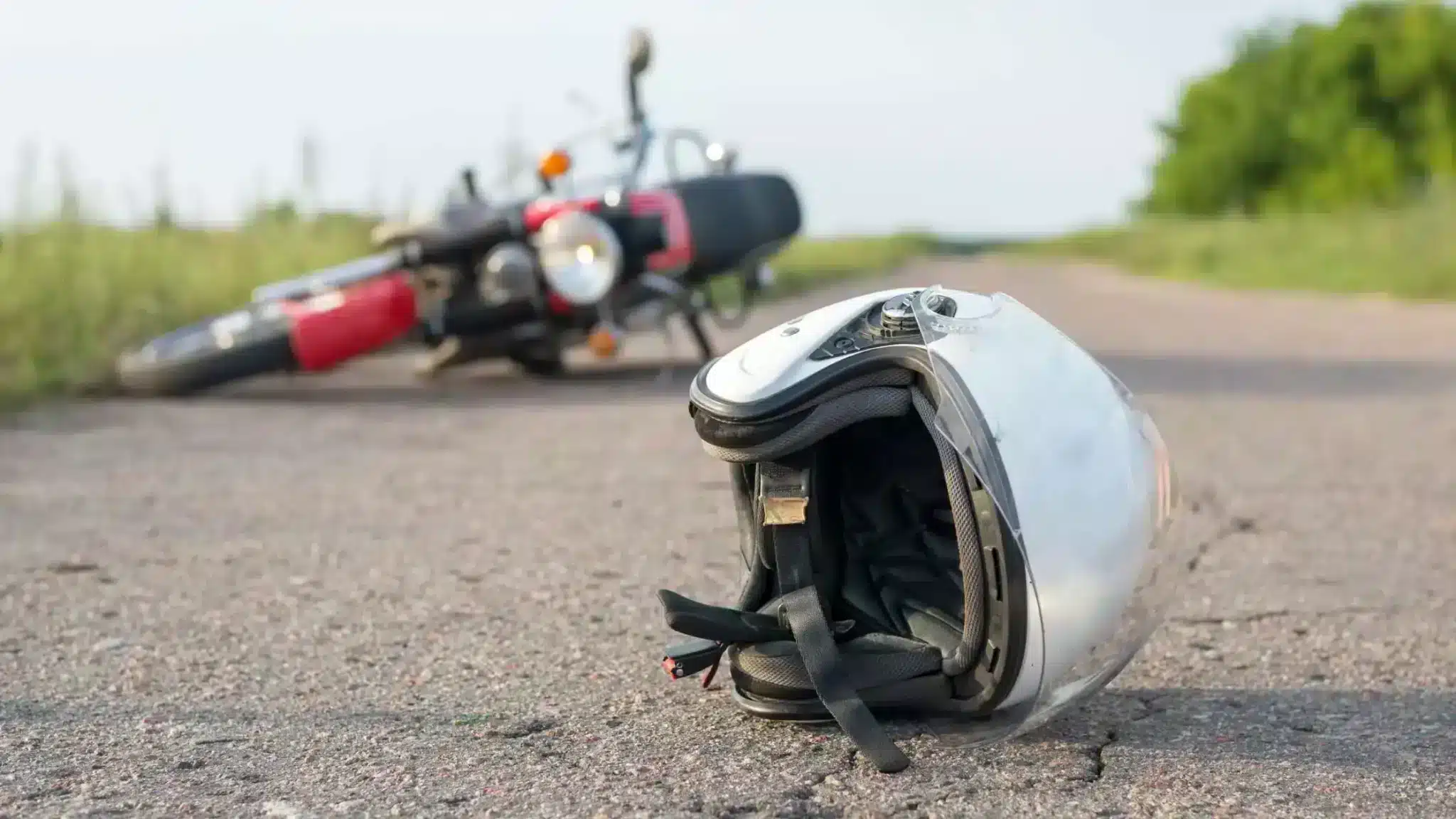 Motociclista ‘da vueltas en el aire’ tras colisión con una SUV en Beltline