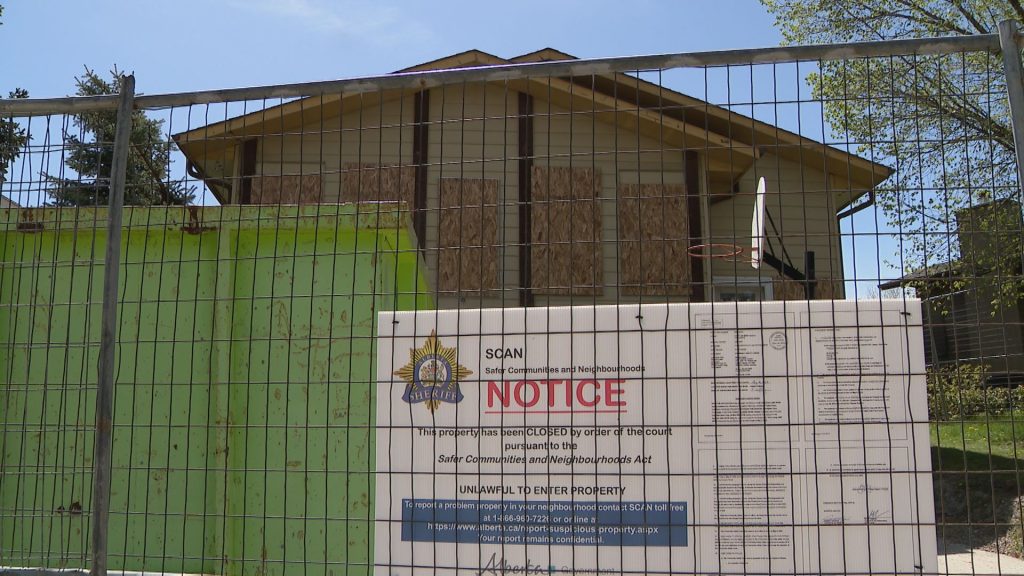 Calgary: Sheriffs de Alberta clausuran casa supuestamente involucrada en actividades ilícitas