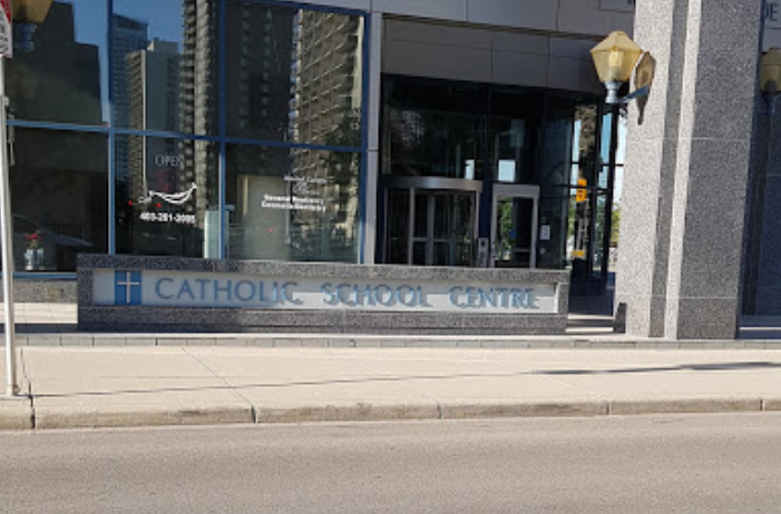 Calgary Catholic School District enfrenta déficit de $21.5 millones