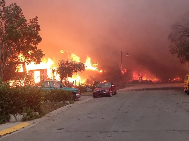 Alberta y Canadá triplican donaciones para víctimas de incendios